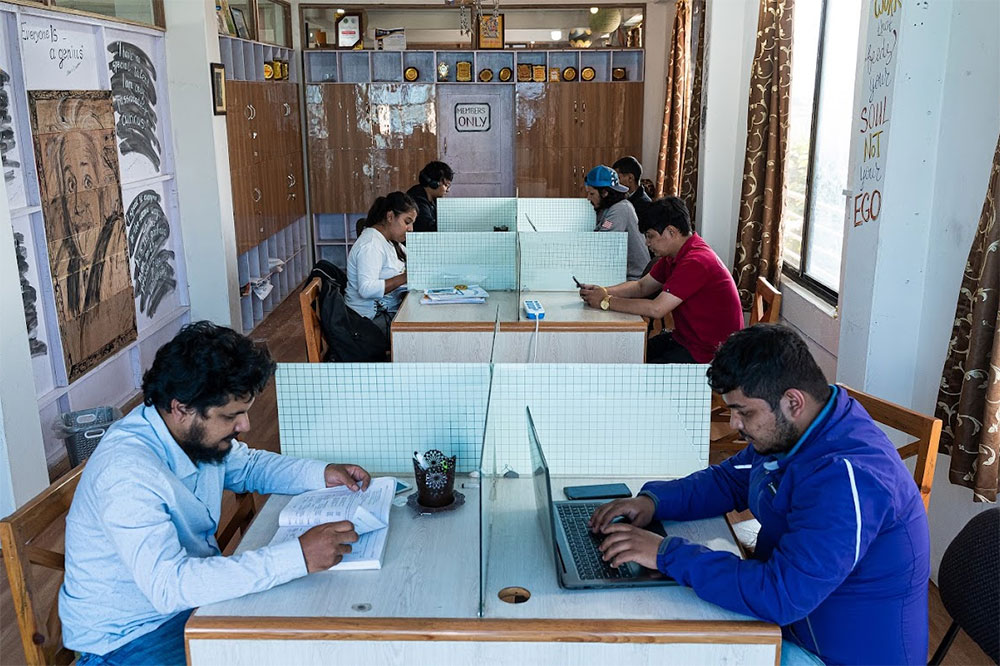 BROWNDESK co-working space